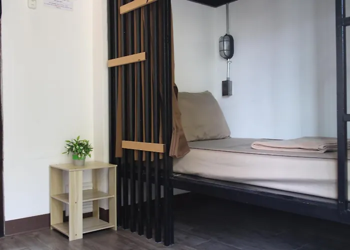 Feel G00d Bangkoknoi H0stel And Cafe Hostel