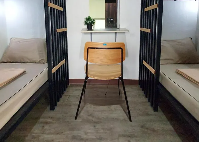 Feel G00d Bangkoknoi H0stel And Cafe Hostel